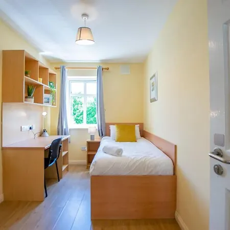 Vakantiehuis 74 - 4 Bed Townhouse With Parking *