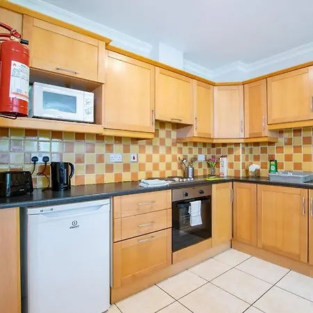 Vakantiehuis 74 - 4 Bed Townhouse With Parking *